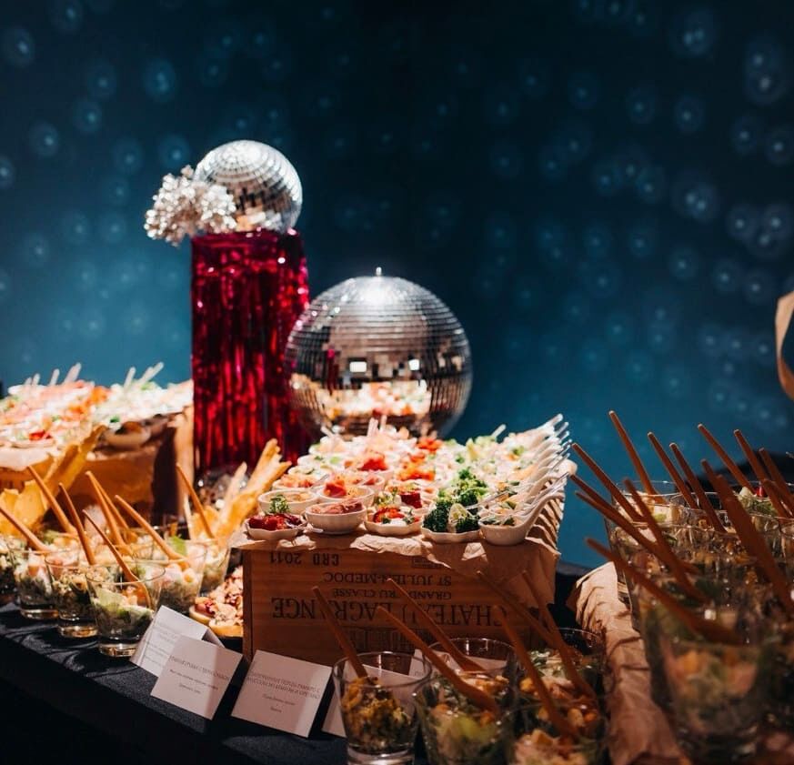 Кейтеринг и праздничное меню CHEFS Eatertainment